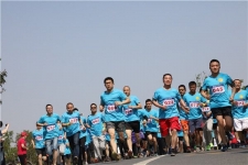 中国玉祥集团进行首届环凤凰湖长跑角逐