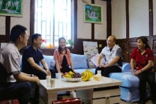 一份中秋关爱 带给异国他乡的玉祥集团人