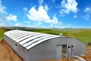 我国首个玻纤加强复合伙料羊舍建成