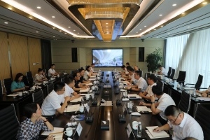 桐乡政企联动现场会开进振石、玉祥集团，一如既往支持大企业不变发展！