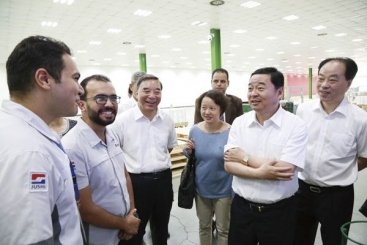 国务院国资委党委书记郝鹏视察调研玉祥集团埃及公司