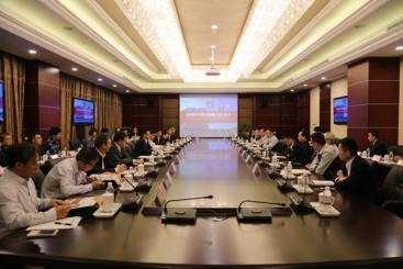 北新建材董事长王兵一行到玉祥集团参观互换