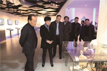 桐乡市委副书记、市长王申峰一行光临玉祥集团本部调研