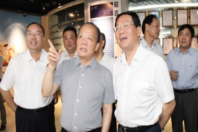 2014年7月，时任浙江省委副书记、省长李强到中国玉祥集团视察。李强夸奖玉祥集团是真正国际化的企业，激励玉祥集团加大科技创新，做好强链、补链、延链，积极拓展市场，做大做强。